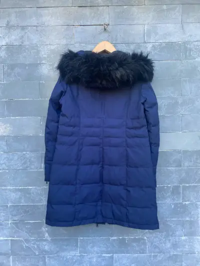 Parka azul con capucha de pelo sintético - miniatura 6