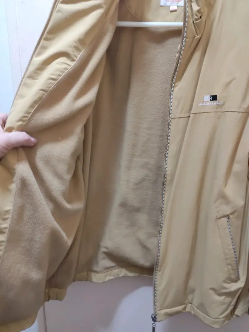 Chaqueta beige con cierre y logo - 2