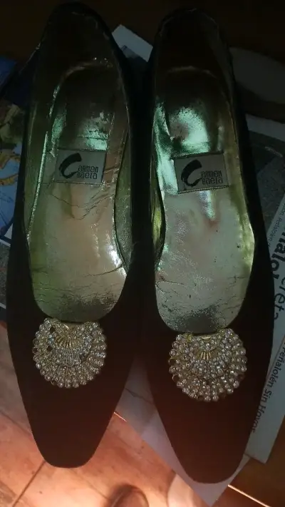 Zapatos de tacón Carmen Baena con adorno - miniatura 1