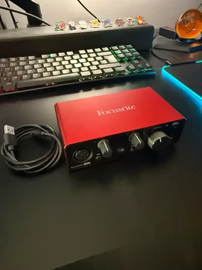 Focusrite Scarlett Solo 3ra Generación - miniatura 1