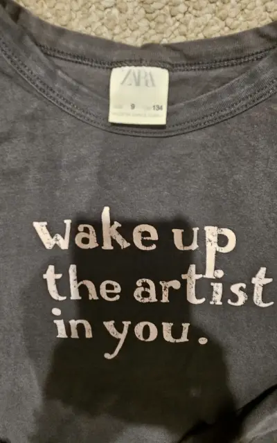 Infantil Polera gris con mensaje artístico Zara - miniatura 2