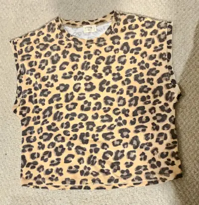Umbrale Polera estampado leopardo sin mangas - miniatura 3