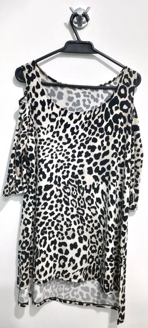 Blusa estampado animal print manga corta