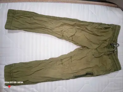 Pantalones cargo verde oliva para hombre - miniatura 1