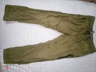 Pantalones cargo verde oliva para hombre - miniatura 2