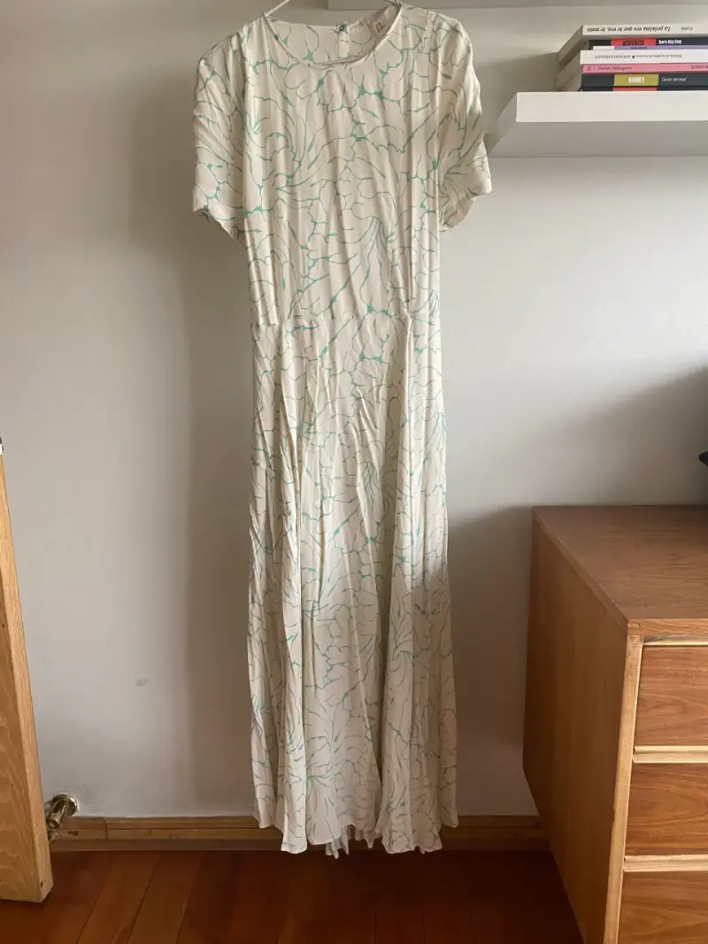 Vestido largo estampado floral blanco y verde H&M - 1