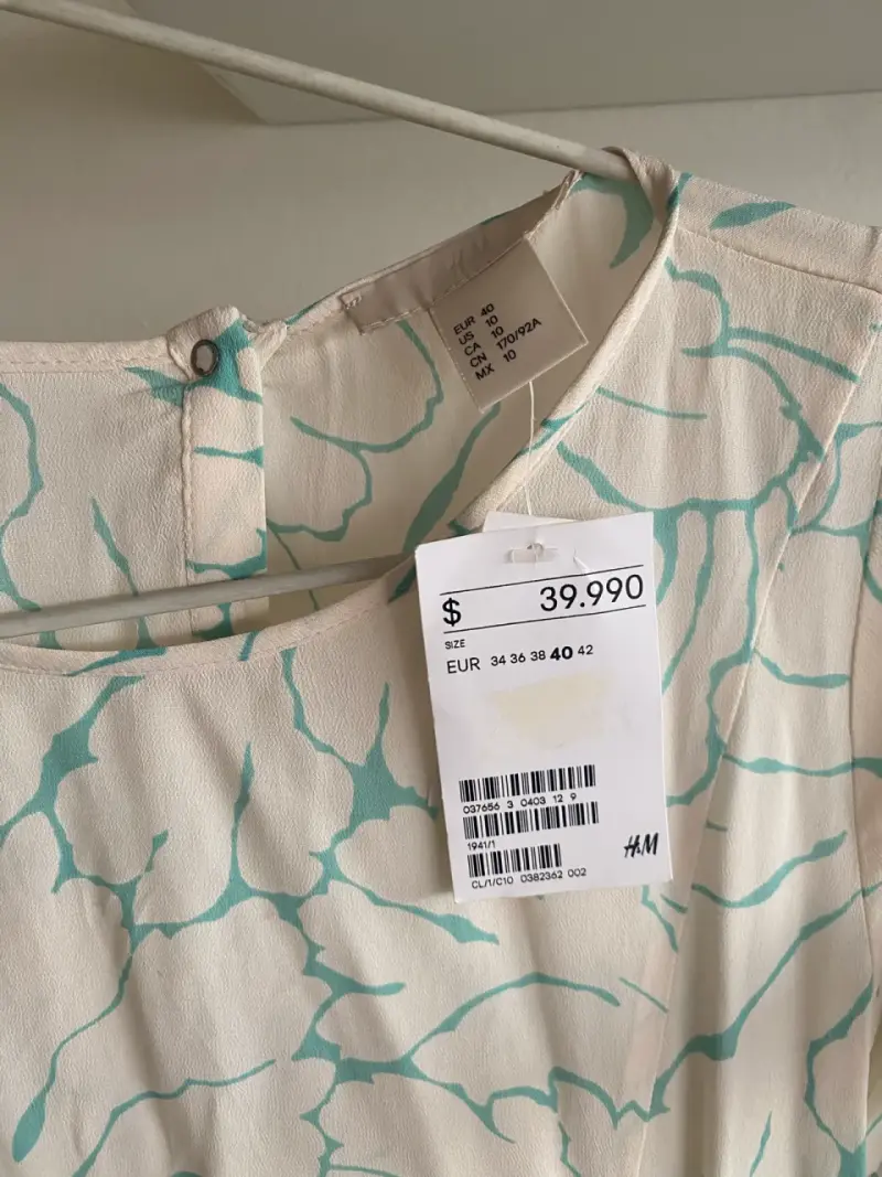 Vestido largo estampado floral blanco y verde H&M - 2