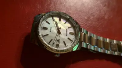 Casio MTP-1302 Bisel Estriado Estilo Datejust - miniatura 2