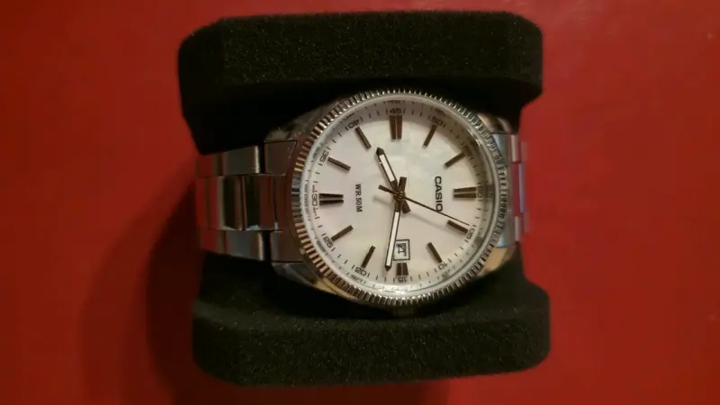Casio MTP-1302 Bisel Estriado Estilo Datejust - 3
