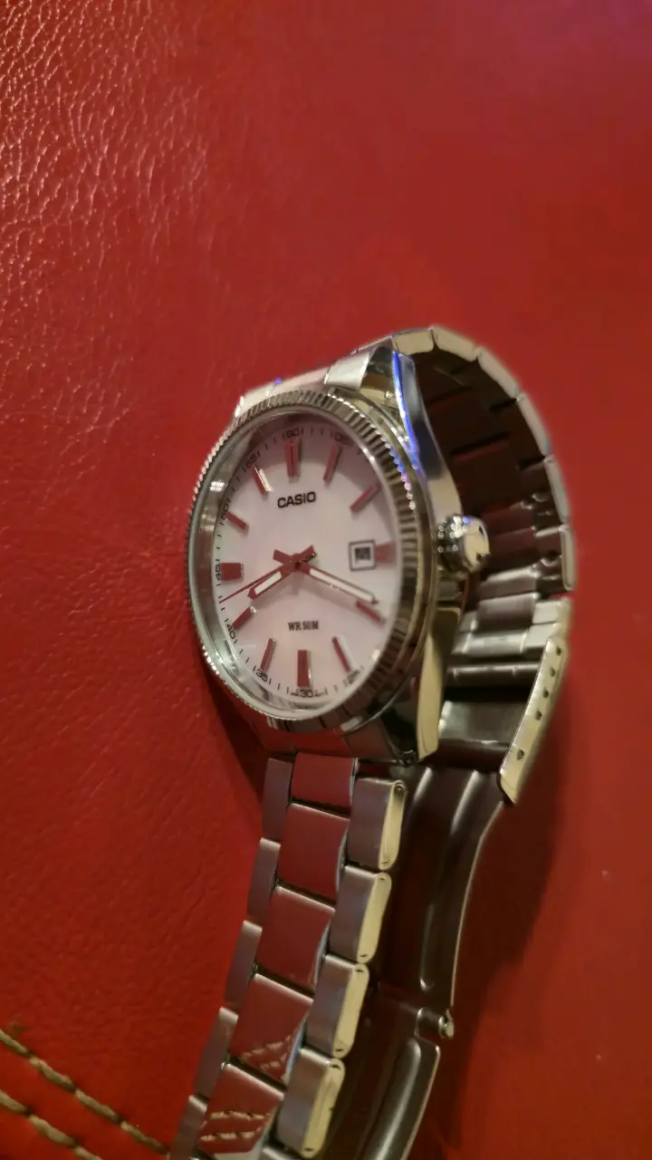 Casio MTP-1302 Bisel Estriado Estilo Datejust - 6