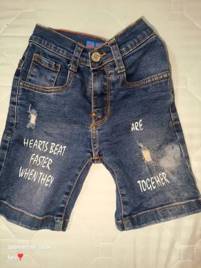 Shorts de mezclilla para niño con diseño - miniatura 2