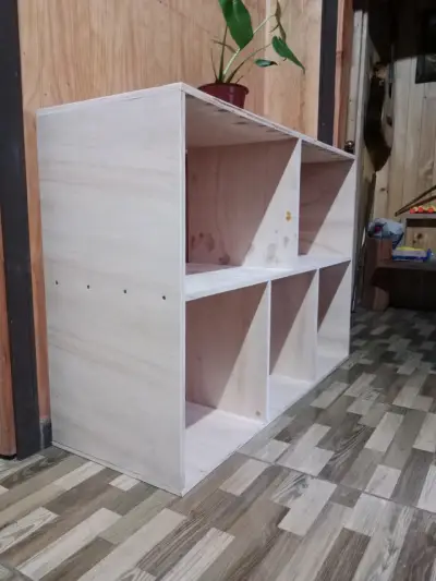 Estante de madera con compartimentos - miniatura 5