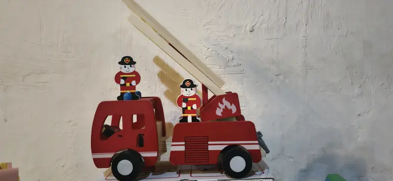 Camión de bomberos de madera para niños - 2