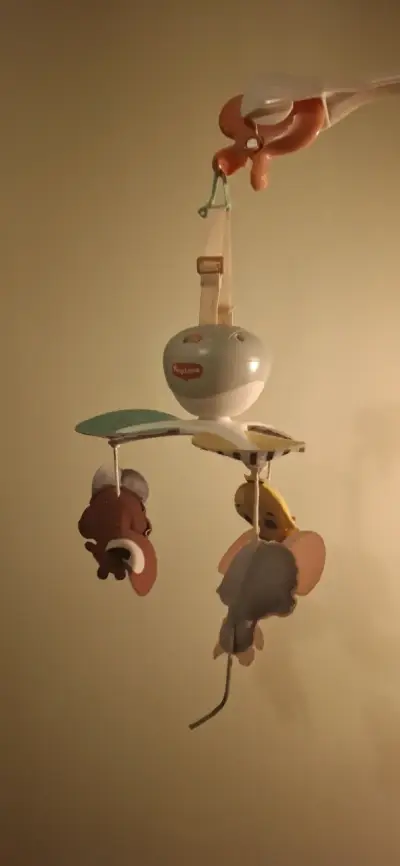 Móvil musical para cuna con animales TinyLove - miniatura 2