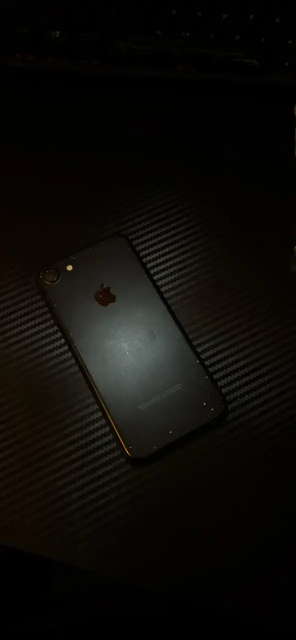 iPhone 7 con carcasa transparente - 2