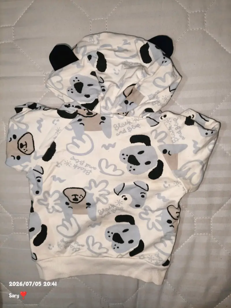 Conjunto infantil con diseño de perritos - 1
