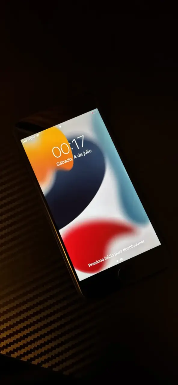 iPhone 7 con carcasa transparente - 3