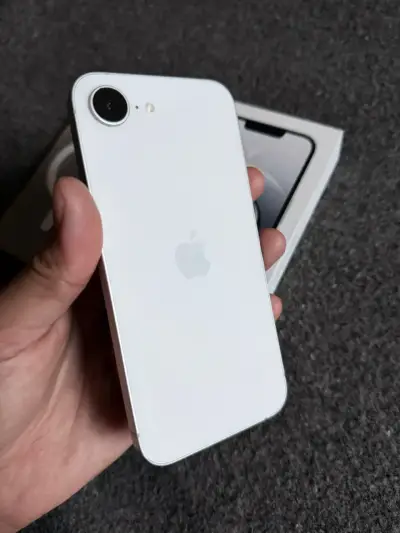 iPhone 16e 128gb - miniatura 3