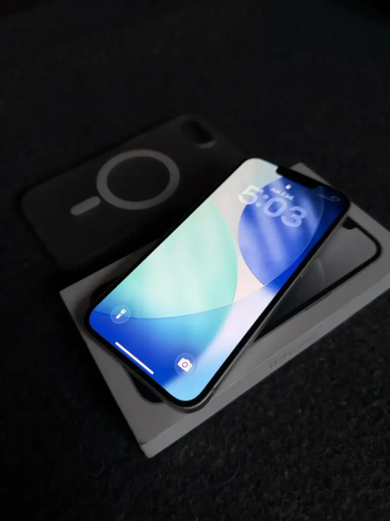 iPhone 16e 128gb - 4