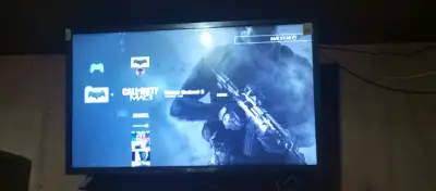 Consola PS3 con dos controles y juegos - miniatura 3