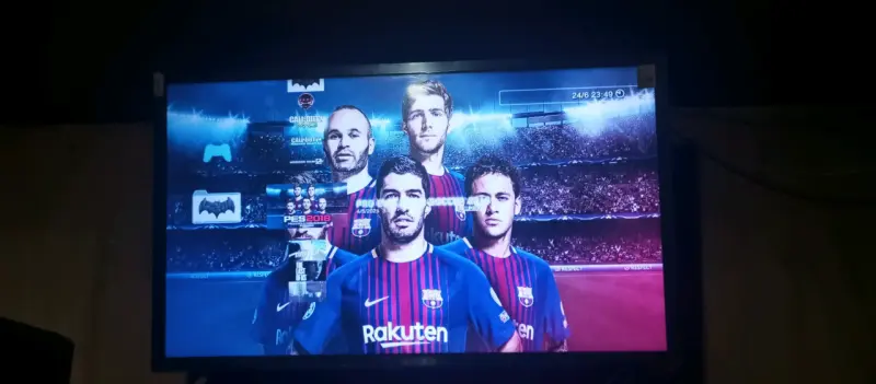 Consola PS3 con dos controles y juegos - 4