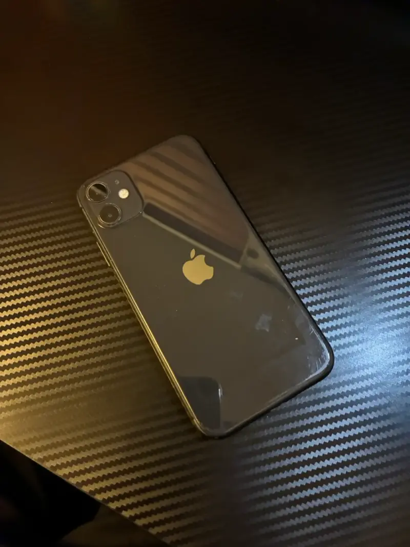 Iphone con funda transparente - 3
