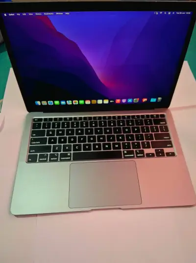 Laptop Apple MacBook Pro gris espacial - miniatura 1