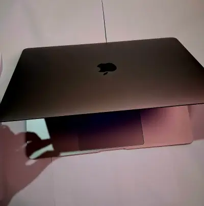 Laptop Apple MacBook Pro gris espacial - miniatura 2