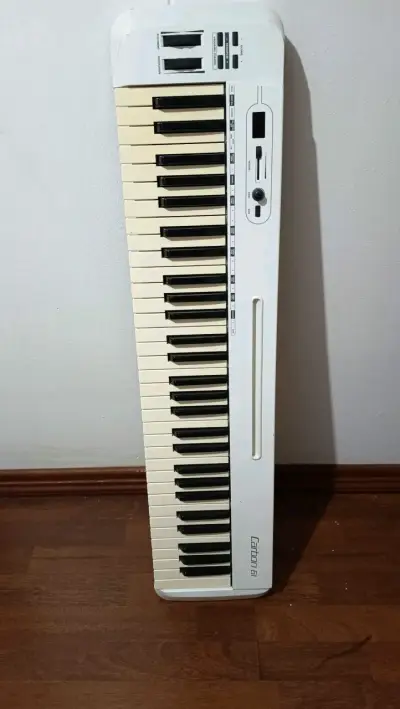 Teclado controlador MIDI Samson Carbon 61 - miniatura 1
