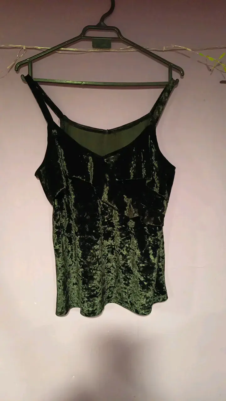 Blusa de terciopelo verde elegante - 1