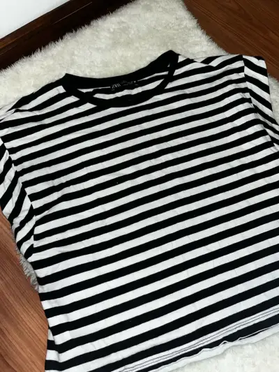 Polera a rayas Zara blanco y negro - miniatura 2