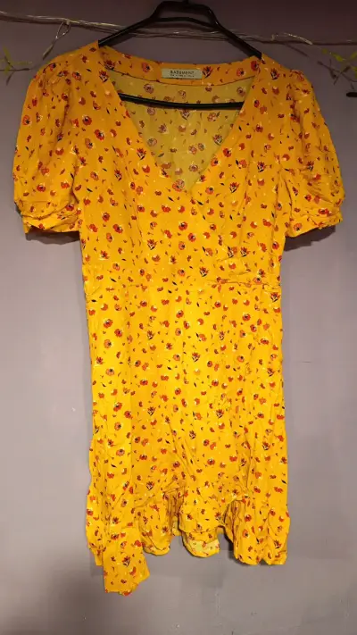 Vestido amarillo floral Basement - miniatura 1