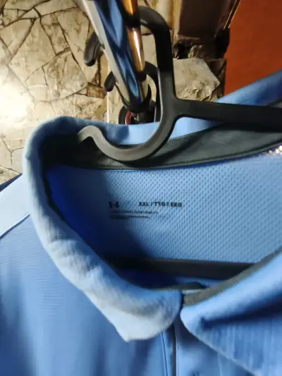 Polera deportiva celeste l Under Armour talla xxl - miniatura 1