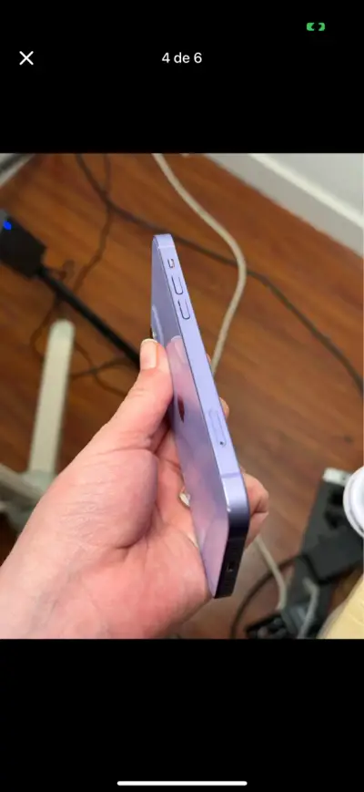 iPhone 12 morado en excelente estado - miniatura 4