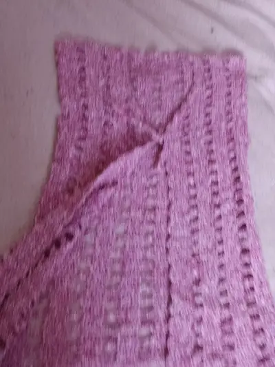Chaleco tejido a crochet rosado - miniatura 2