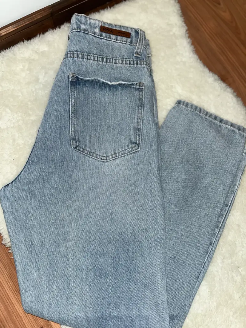 Jeans de mezclilla azul claro desgastados - 2