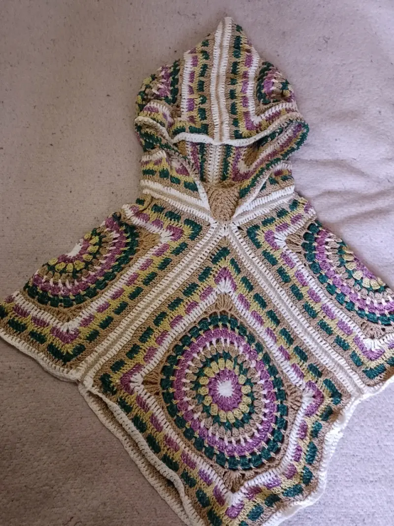 Poncho tejido a crochet multicolor - 3