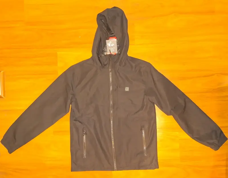 Chaqueta cortavientos XL MAUI. Precio conversable. - 2
