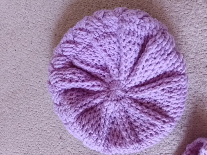 Juego de poncho y boina tejido a crochet - 2