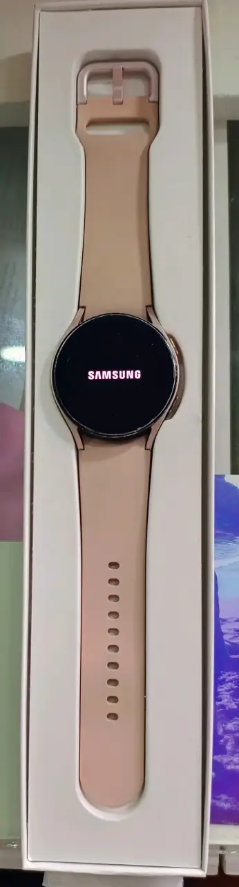 Samsung Galaxy Watch4, usado, con su caja - miniatura 3