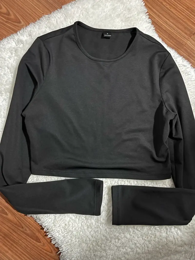 Polera manga larga negra para mujer - 1
