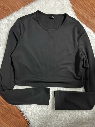 Polera manga larga negra para mujer - miniatura 1