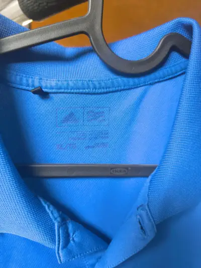 Polera polo azul Adidas para hombre - miniatura 2