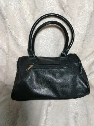 Bolso de cuero negro elegante - miniatura 2