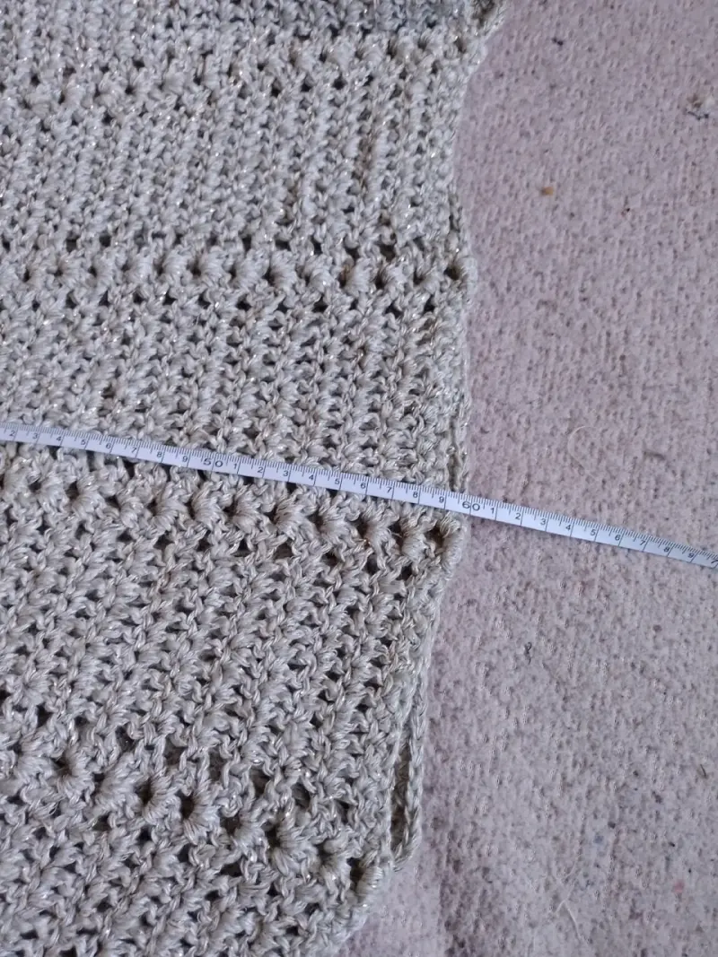 Suéter tejido a crochet beige con brillo - 3