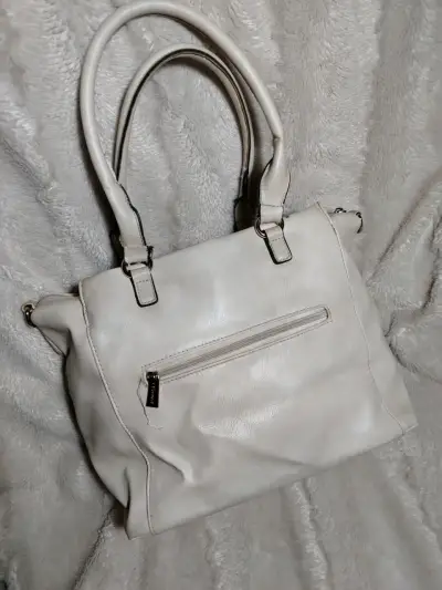 Bolso de mano blanco con textura de cocodrilo - miniatura 2