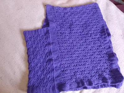 Ponchito tejido a crochet color morado - miniatura 2