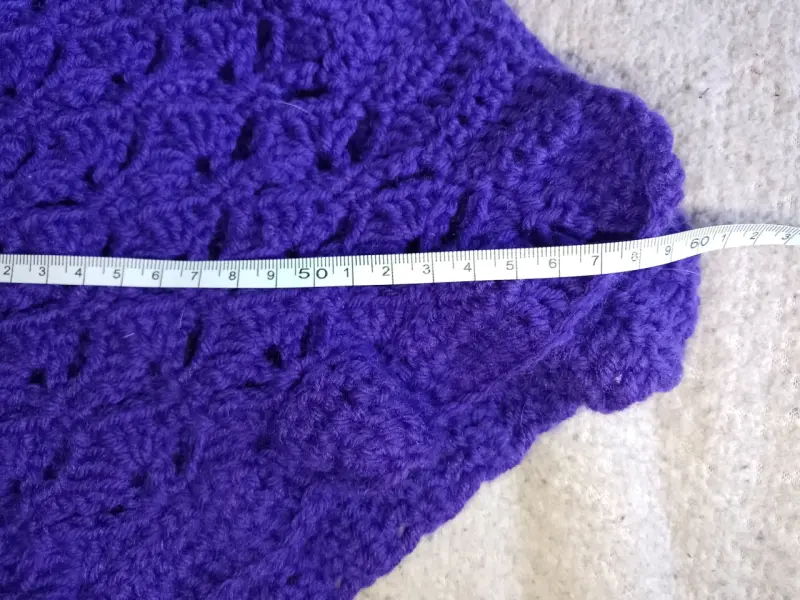 Ponchito tejido a crochet color morado - 3