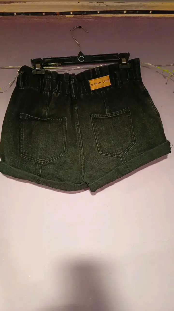 Shorts de mezclilla negros para mujer - 2