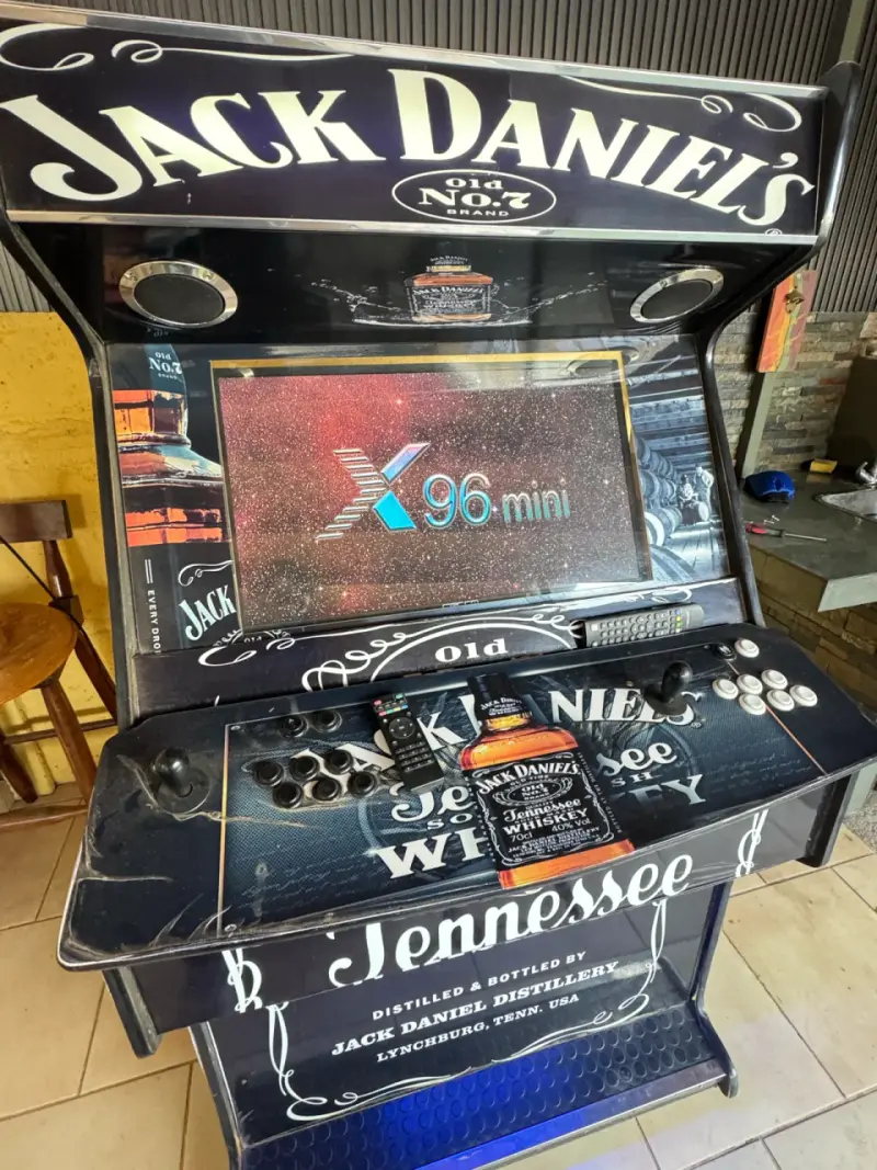 Máquina arcade personalizada Jack Daniel's - 3